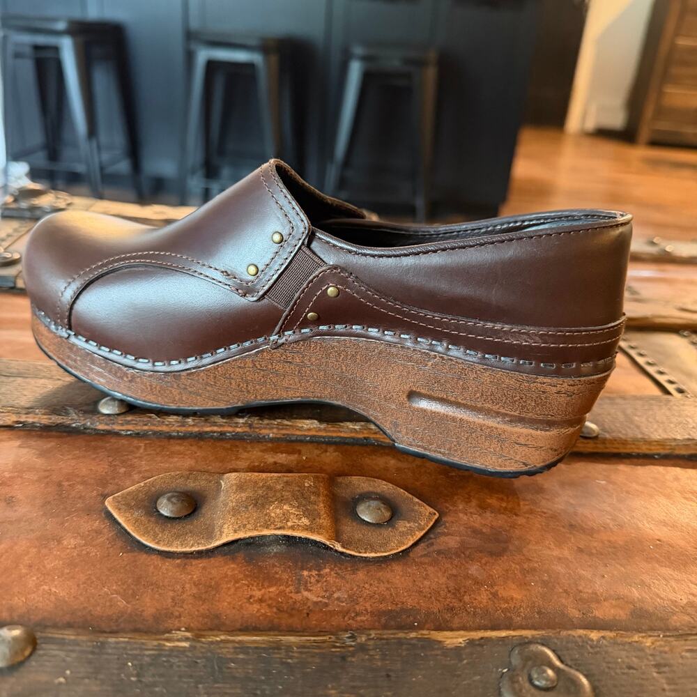 Dansko Women's Phoebe Clog - Picture 2 of 8